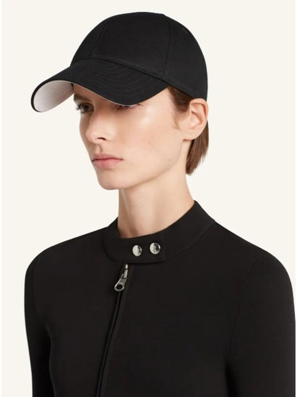 Courrèges Black Cap