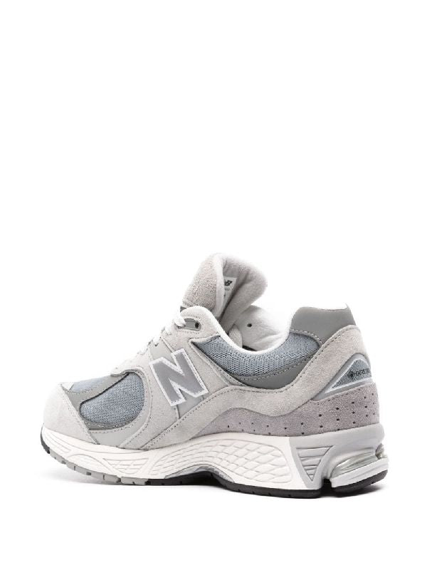 2002R Gore-Tex Low-Top Sneakers