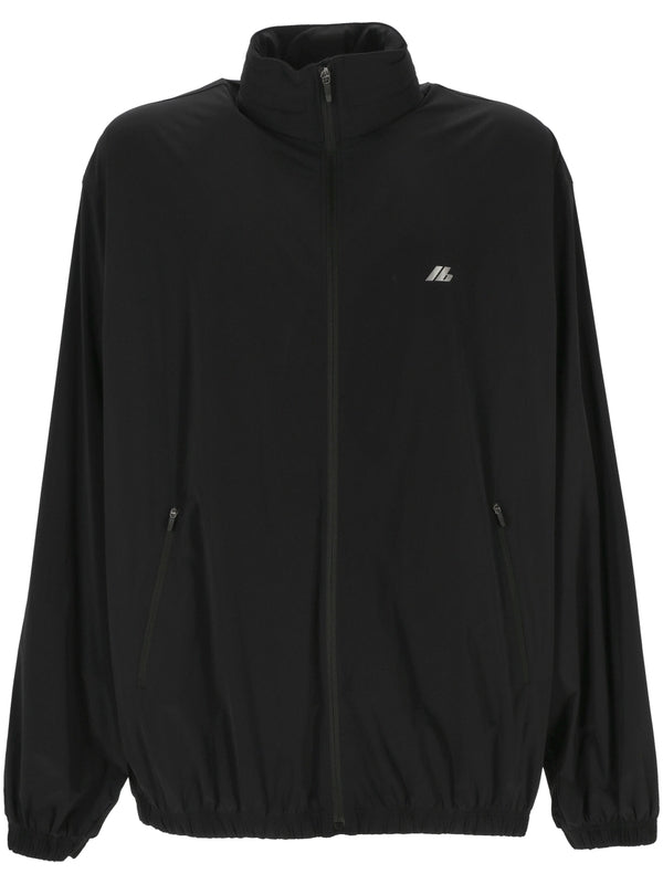 运动服背面徽标尼龙夹克