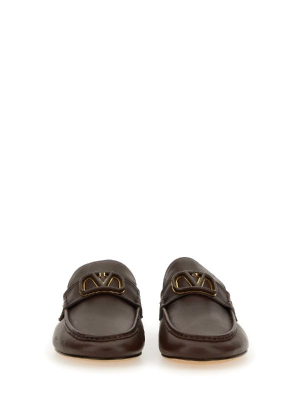 V Logo Detail Leather Loafers