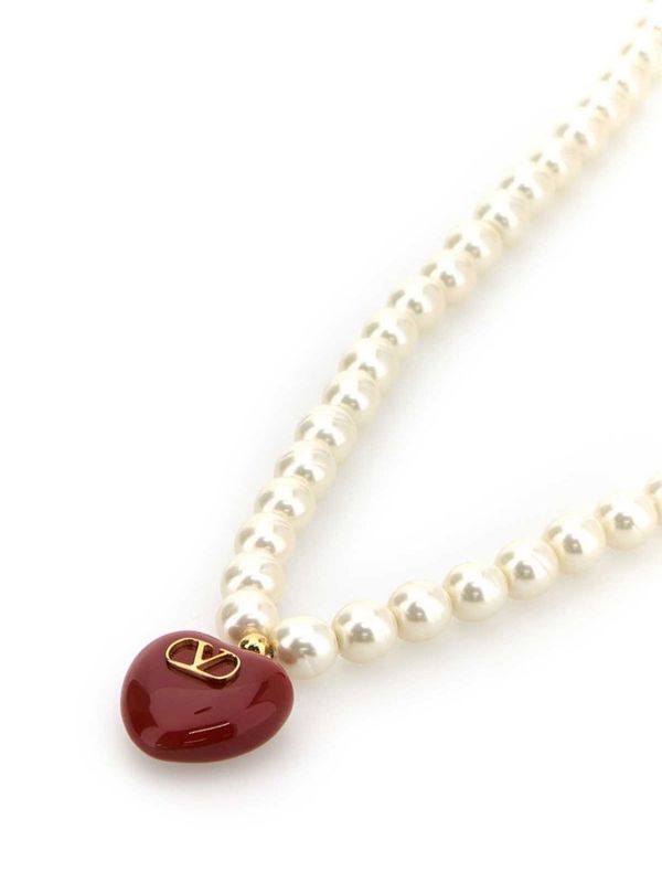 V Logo Charm Pearl Necklace