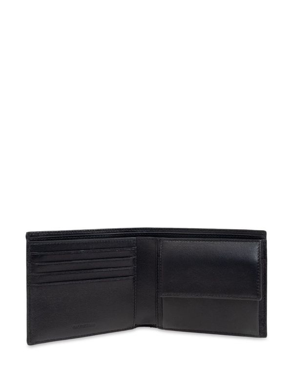 Tape Type Logo
  Leather Bi-Fold Wallet