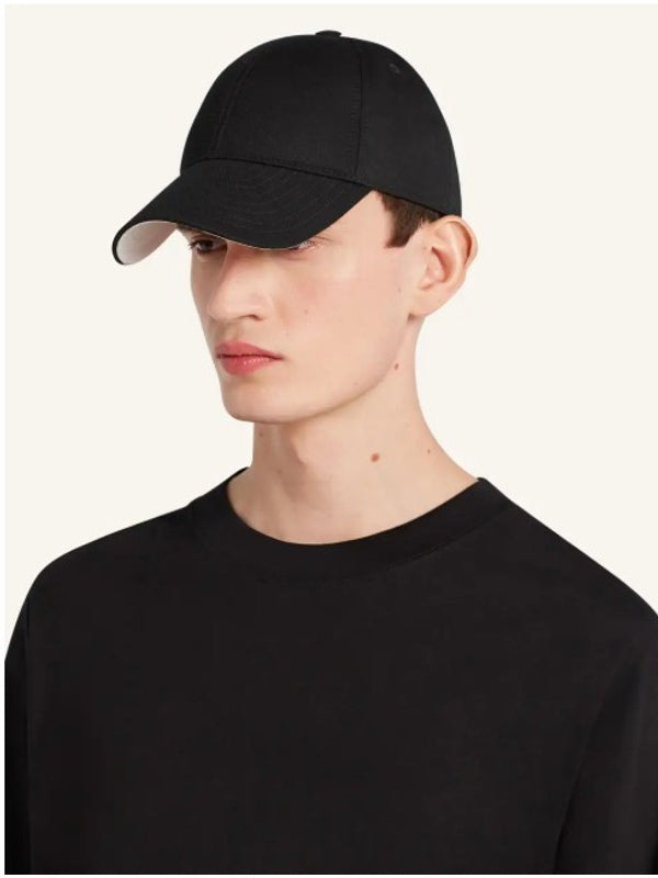 Courrèges Black Cap