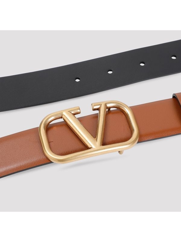 V Logo Leather Belt