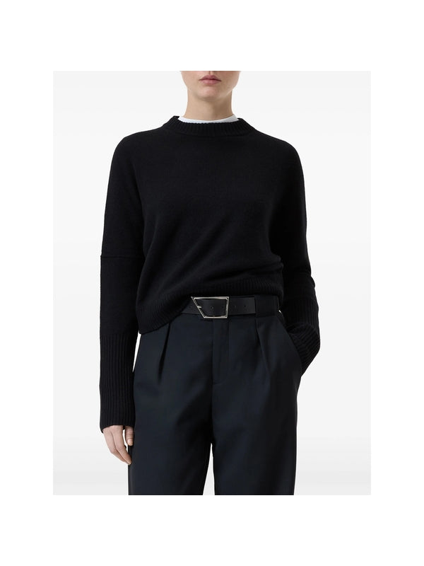 Closed Black Knitted