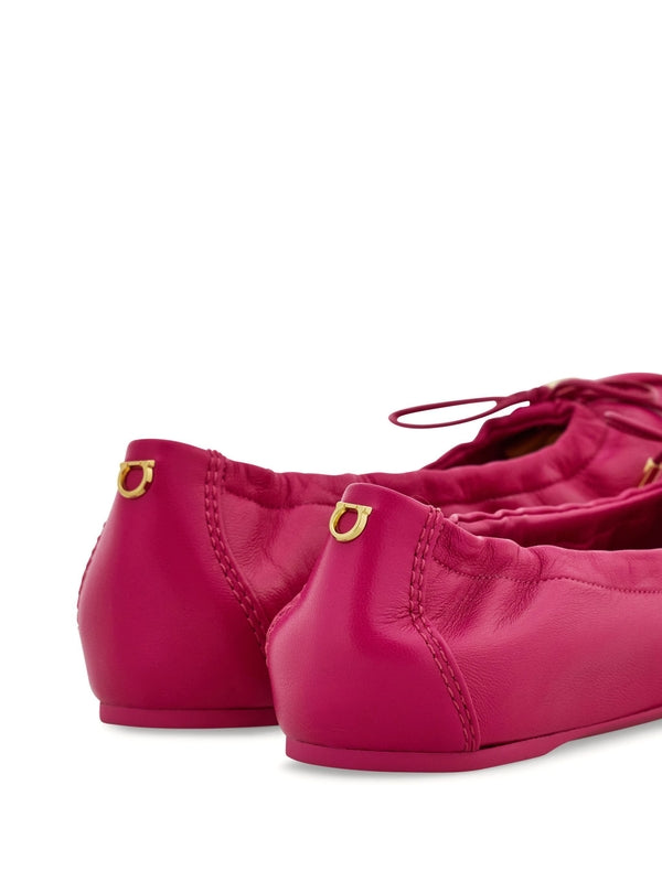 Bow Detail Leather Flat Shoes