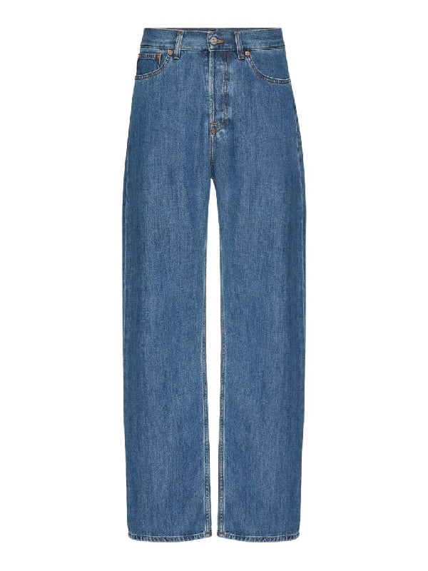 后背徽标贴片牛仔裤