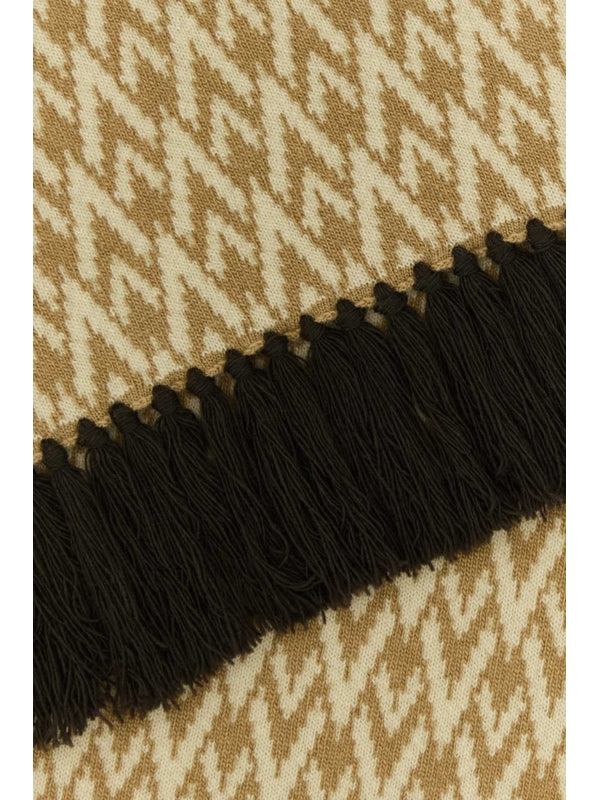 V Pattern Wool Muffler