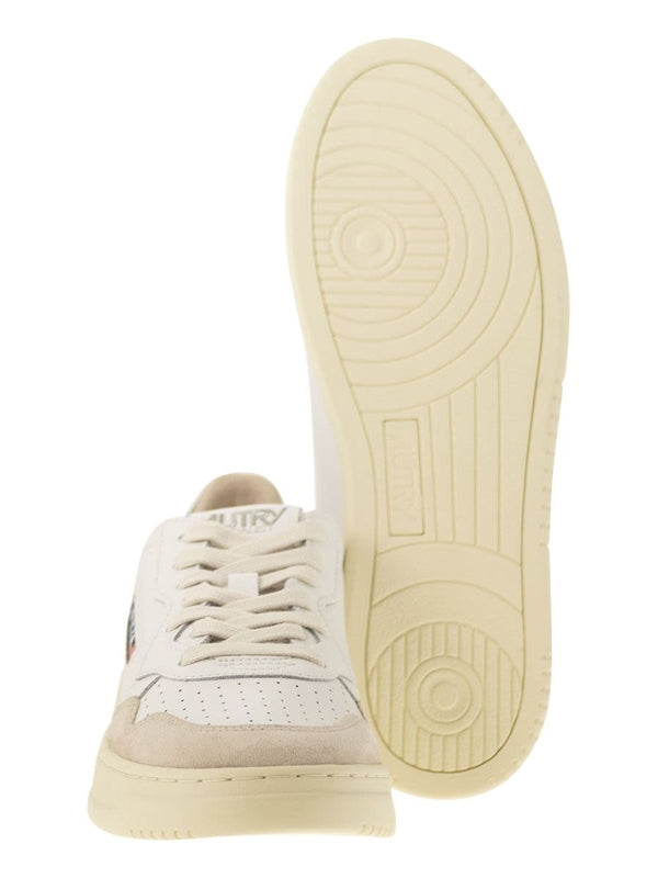 Medalist Low-Top Sneakers