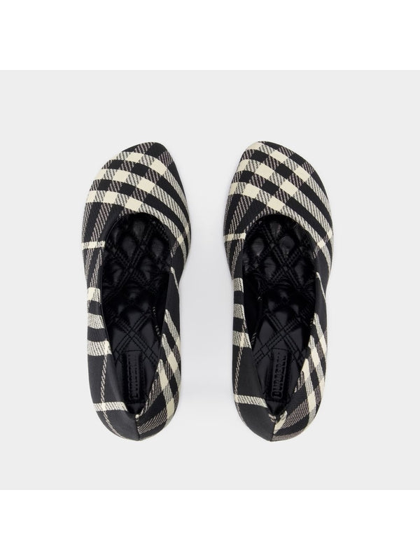 Baby Check Pattern Pumps